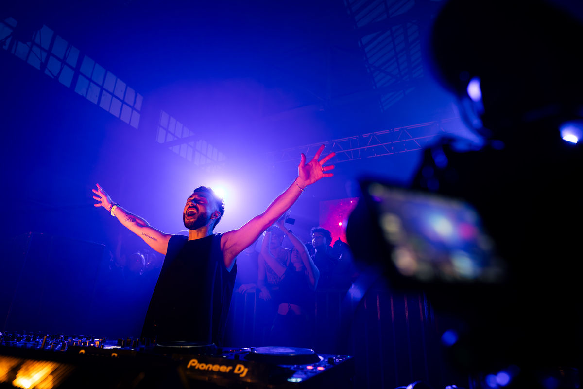 Loading... just a sec